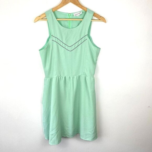 Olive + Oak Sleeveless Mini Dress Women's Medium Mint Green Round Neck Spring - Picture 1 of 13